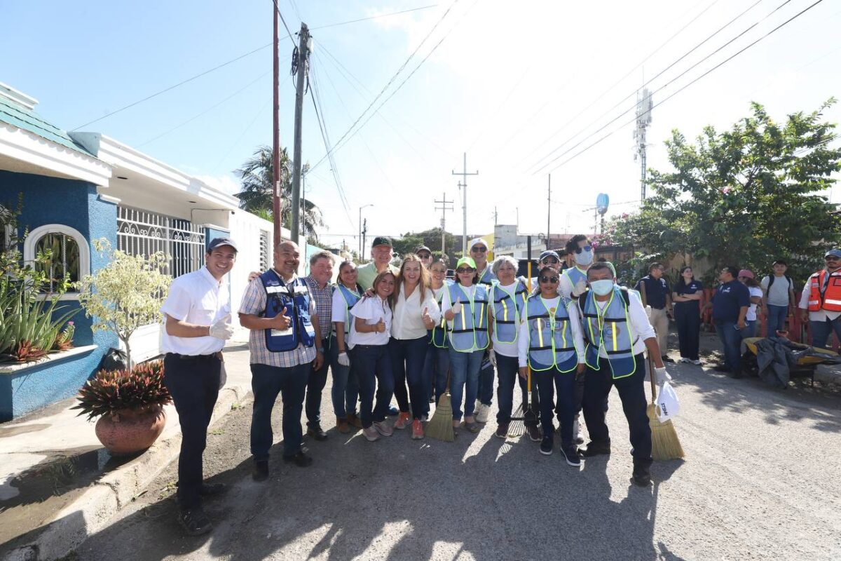 Cecilia Patrón anuncia la expansión del programa “Mérida Limpia” para mejorar más colonias con servicios públicos y limpieza urbana.
