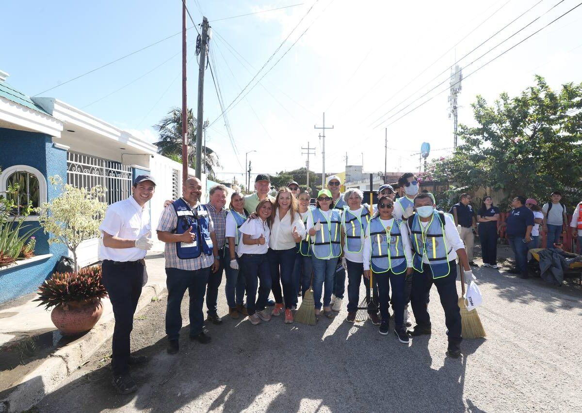 Cecilia Patrón anuncia la expansión del programa “Mérida Limpia” para mejorar más colonias con servicios públicos y limpieza urbana.