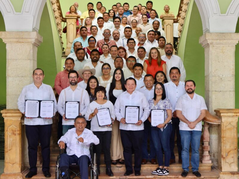 Firman convenio en Yucatán para construir 2,500 viviendas en 2025 y alcanzar 20,000 en el sexenio. Prioridad del Gobierno Federal y estatal.