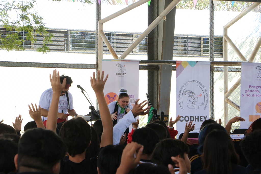 La CODHEY lanza el rap “Tu Voz” en la UABIC para concientizar sobre las violencias de género. Juventudes alzan la voz en el 8M.