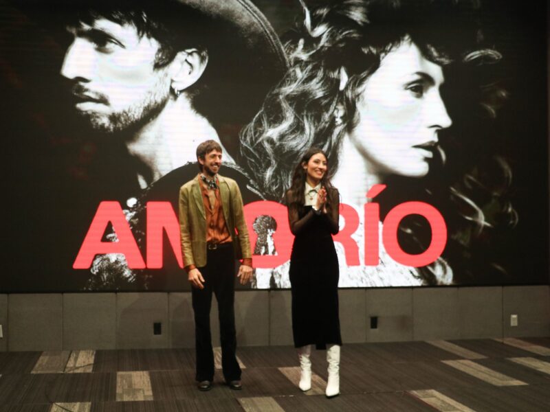 Daniela Spalla y Esteman lanzan "AMORÍO", un álbum con 10 canciones sobre el amor y el deseo. Descubre su primer sencillo: "Amantes".