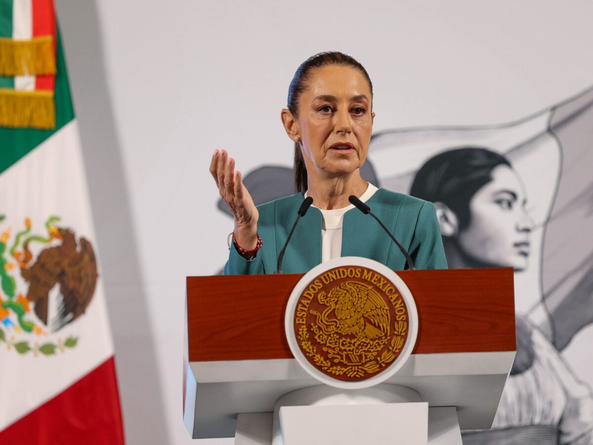 Claudia Sheinbaum confirma el hackeo a su teléfono y correo personal. Asegura que ambos ya no se usan y hay investigación en curso.