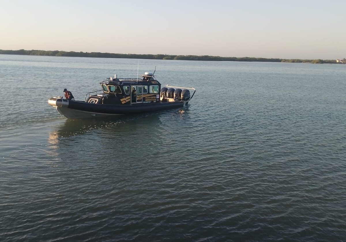 La SSP de Yucatán mantiene operativo de búsqueda de embarcación pesquera en Chicxulub, en coordinación con SEMAR y autoridades locales.