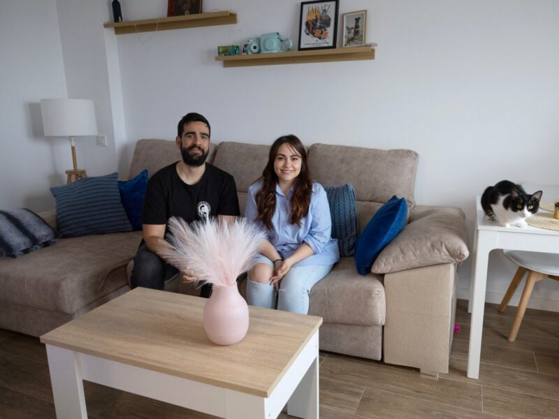 El sorteo de viviendas en Madrid refleja la crisis habitacional en España. Miles buscan un alquiler asequible mientras los precios siguen en aumento.