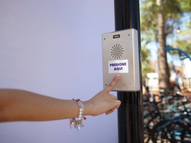 El uso indebido de botones de pánico en Mérida ha causado falsas alarmas, con 29 llamados sin emergencias reales. Multas podrían aplicarse.