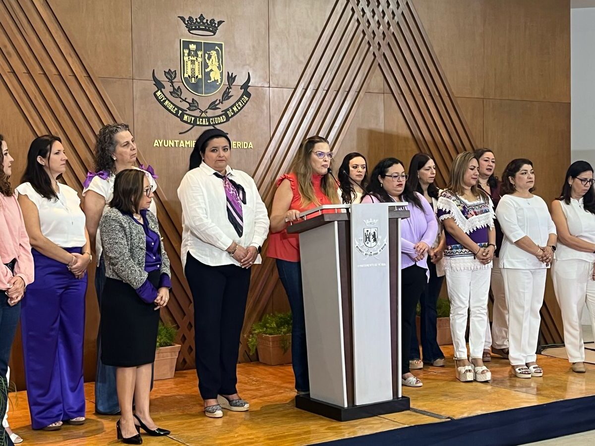 La alcaldesa de Mérida, Cecilia Patrón, impulsa el programa “Mujeres por Mérida” para apoyar a mujeres en situación de violencia y fomentar su independencia.