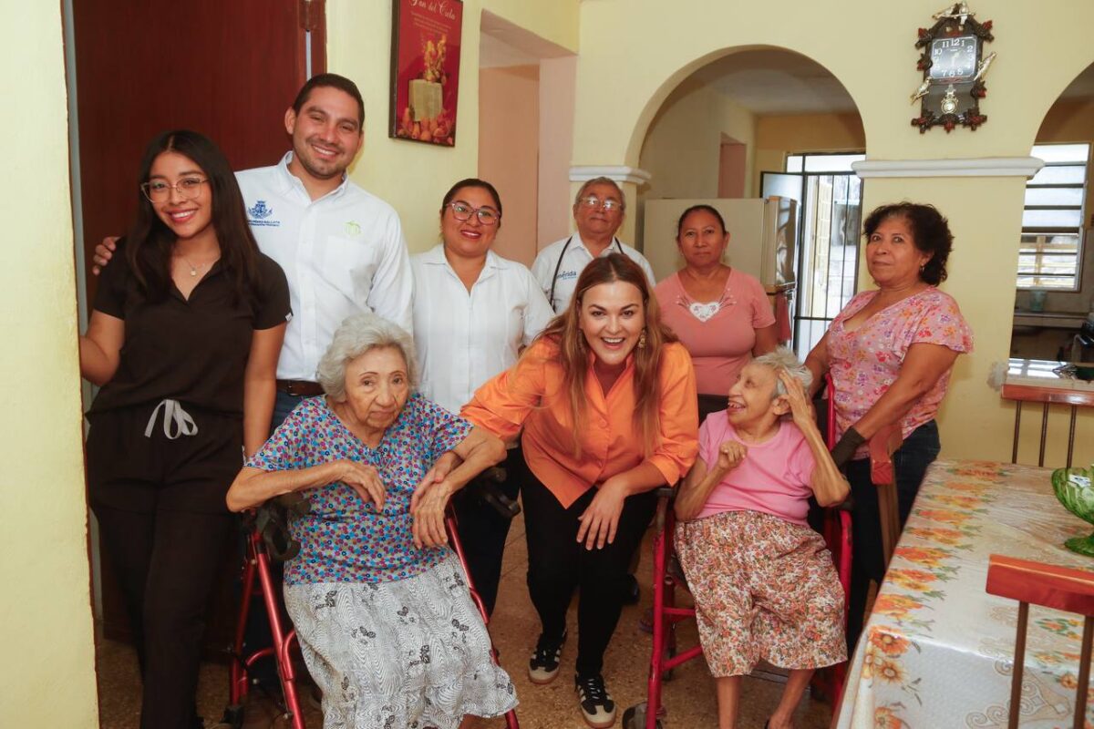 Cecilia Patrón fortalece el bienestar de los adultos mayores en Mérida con el programa Médico a Domicilio, brindando atención médica gratuita.