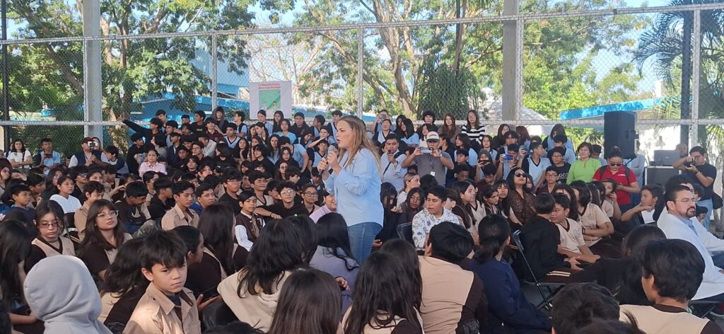 El Ayuntamiento de Mérida lanza Primeros Auxilios Psicológicos, un programa permanente para atender la salud mental en escuelas de la ciudad.