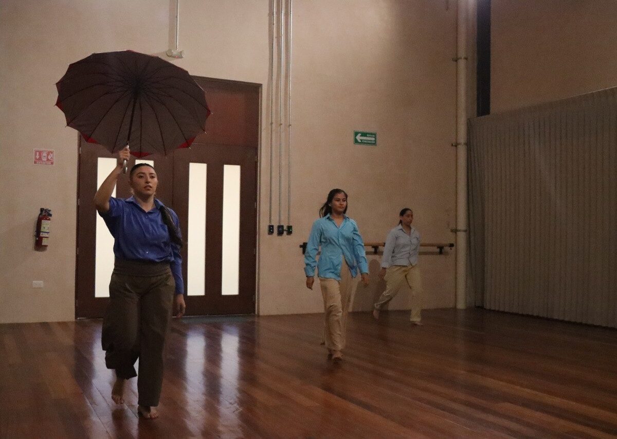 El Gobierno de Yucatán, a través de la UNAY, presenta un programa de arte y cultura en la FILEY 2025, con exposiciones, teatro, danza y más.