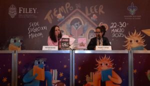 El chisme también es literatura. Magali T. Ortega presenta Chismecito literario vol. 2 en la FILEY 2025 y reflexiona sobre su poder narrativo.