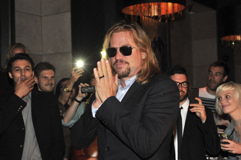 Val Kilmer, actor de "Batman Forever" y "Top Gun", falleció a causa de una neumonía. Conoce su legado en Hollywood y su trayectoria en el cine.