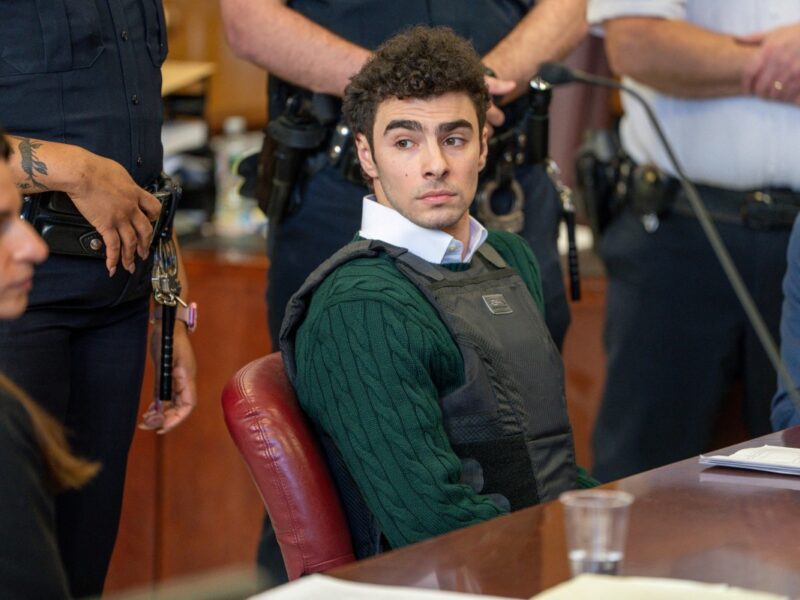 Luigi Mangione se declara "no culpable" del asesinato del CEO de UnitedHealthcare