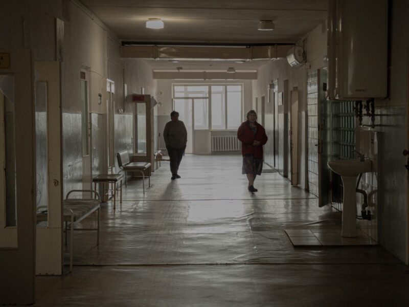 La guerra en Ucrania colapsa la atención psiquiátrica: escasez de medicinas, evacuaciones y trauma afectan a miles de pacientes.