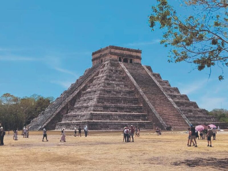 Yucatán mostrará su riqueza cultural y arqueológica en el Tianguis Turístico 2025 en Baja California, promoviendo su oferta turística.