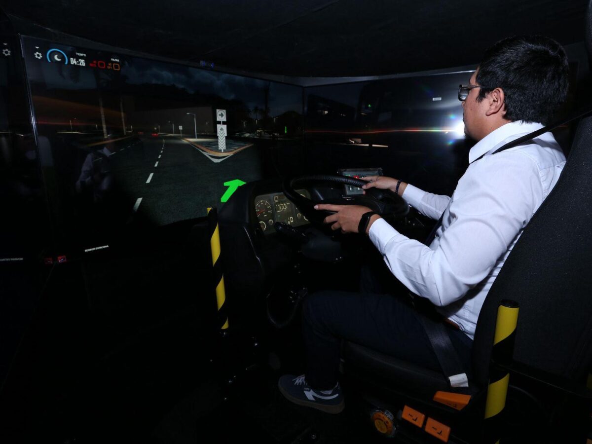 Yucatán capacita a operadores con simuladores de transporte público únicos en México, elevando la calidad y seguridad del servicio Va y Ven.