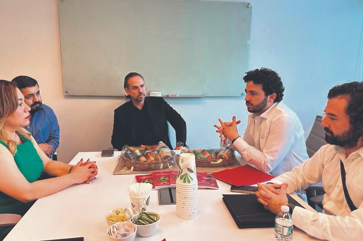 Yucatán promueve el desarrollo del Puerto de Altura de Progreso en Seatrade Cruise Global 2025 con visión de crecimiento internacional y sostenibilidad.