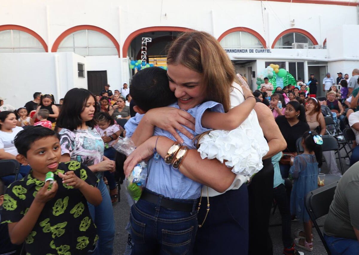 Celebran a las niñas y niños en la Policía Municipal de Mérida