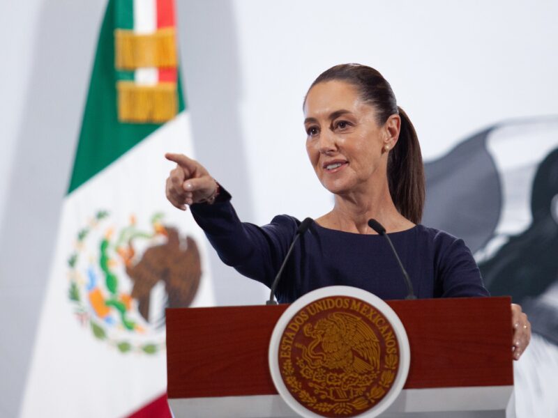 Sheinbaum no responderá a Trump por medios; afirma que mantiene buena comunicación con el mandatario estadounidense.