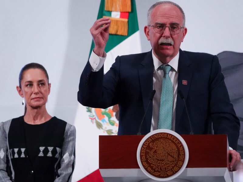 EU responsable del avance del gusano barrenador, acusa Agricultura; la plaga llegó a México desde Sudamérica sin control eficaz.