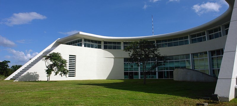 Universidad Autónoma de Yucatán suspende actividades por fallas eléctricas; reanuda clases presenciales el martes 13 de mayo.