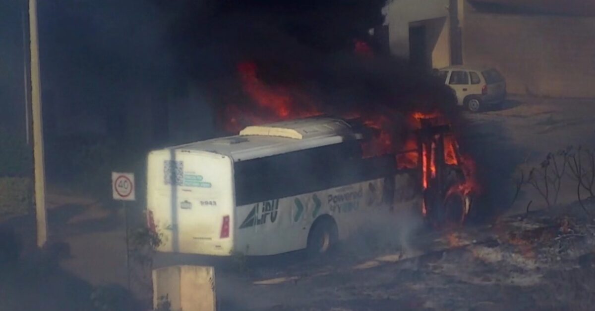 Incendio de maleza en Caucel II consume camión de transporte; SSP y bomberos actúan con rapidez y sin personas lesionadas.