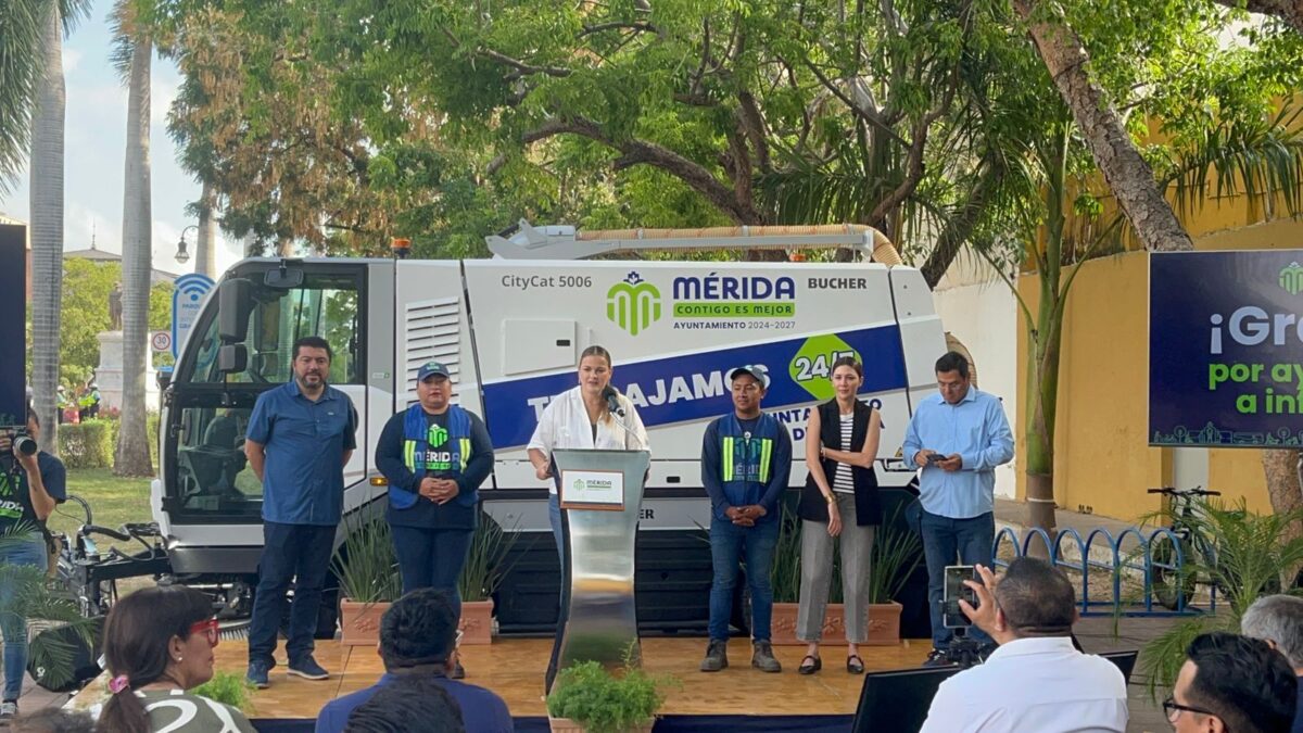 Cecilia Patrón presenta 12 nuevas unidades de limpieza para Mérida, con inversión de 35 mdp para reforzar el programa Prolim.