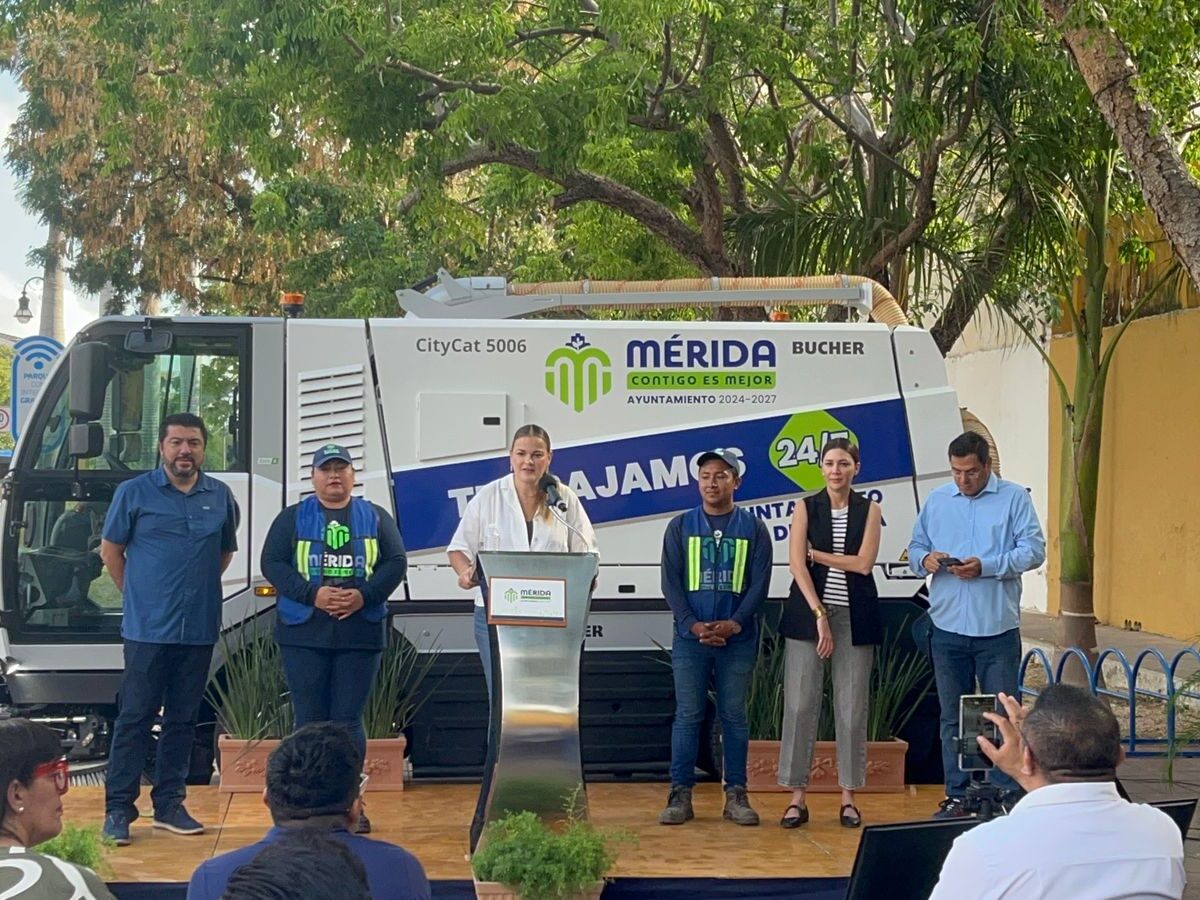 Cecilia Patrón presenta 12 nuevas unidades de limpieza para Mérida, con inversión de 35 mdp para reforzar el programa Prolim.