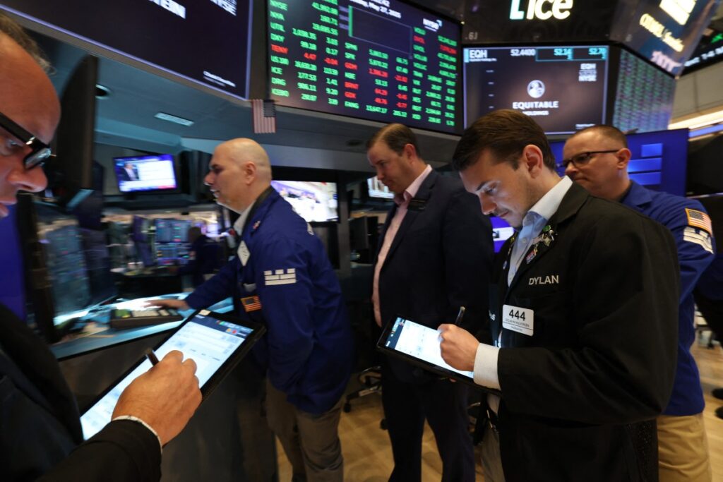 Wall Street sube y cierra con notable alza