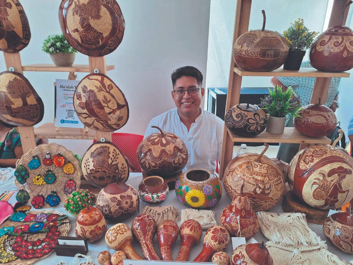 Artesanos afectados por productos chinos baratos denuncian competencia desleal y piden proteger la autenticidad de la artesanía yucateca.