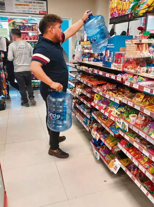 Calor dispara 50% la demanda de bebidas en tienditas