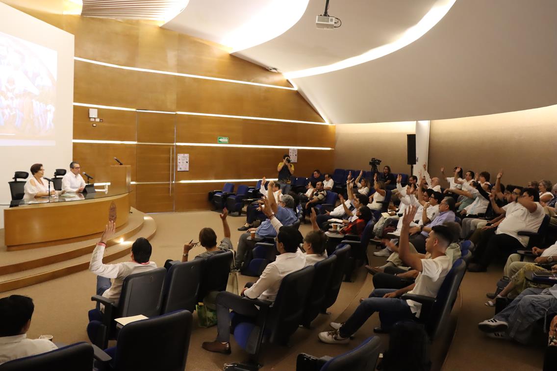 El Consejo Universitario de la UADY aprueba el Plan de Salud Mental 2025, buscando promover el bienestar y apoyo emocional a la comunidad universitaria.