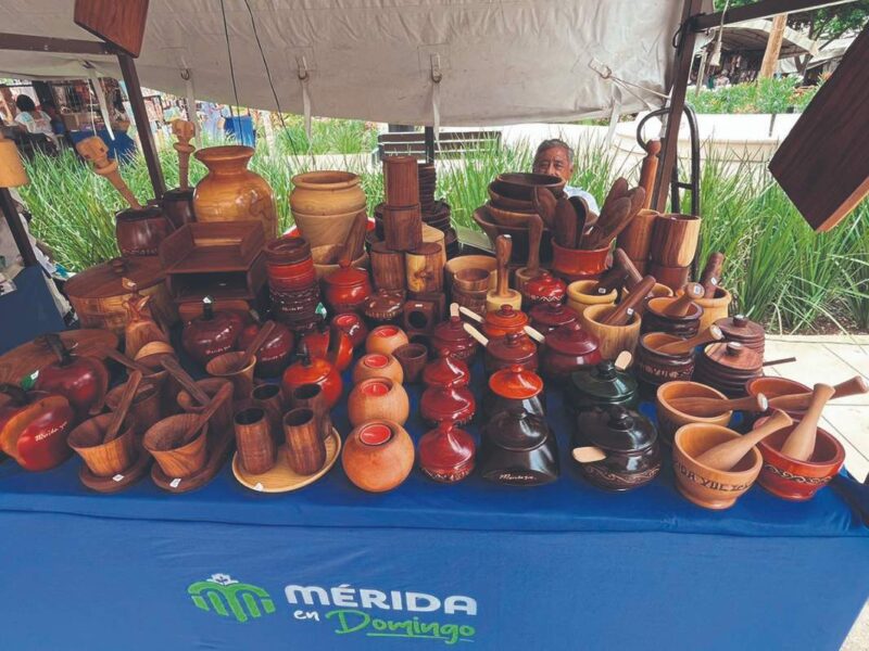 Renovación del programa Mérida en Domingo incluye toldos, sillas y mejoras para fortalecer este espacio cultural y comercial.