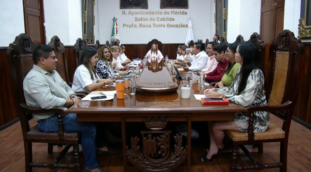 Cecilia Patrón reafirma compromiso ambiental y de seguridad en sesión de Cabildo de Mérida. Avanzan acciones por el bienestar ciudadano.
