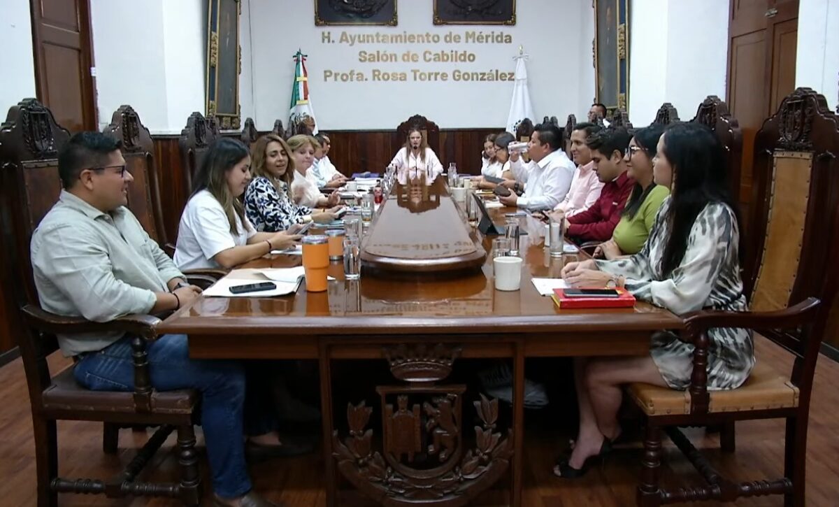 Cecilia Patrón reafirma compromiso ambiental y de seguridad en sesión de Cabildo de Mérida. Avanzan acciones por el bienestar ciudadano.