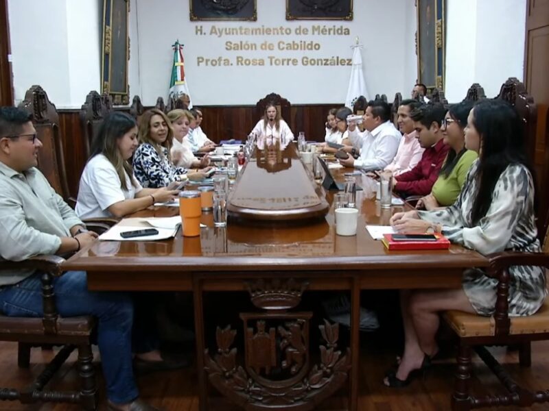 Cecilia Patrón reafirma compromiso ambiental y de seguridad en sesión de Cabildo de Mérida. Avanzan acciones por el bienestar ciudadano.