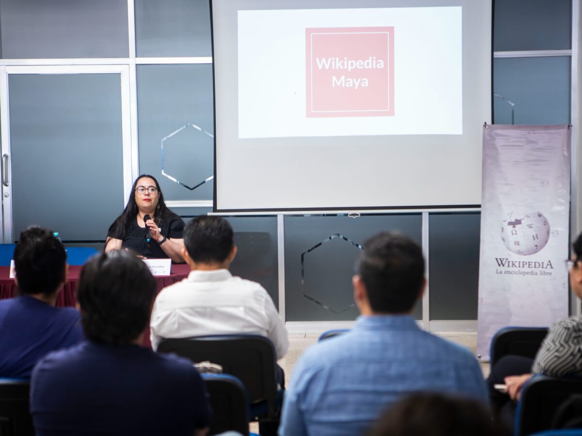 Impulsan creación de la Wikipedia en lengua maya con talleres gratuitos en Mérida; buscan fortalecer el conocimiento indígena en línea.