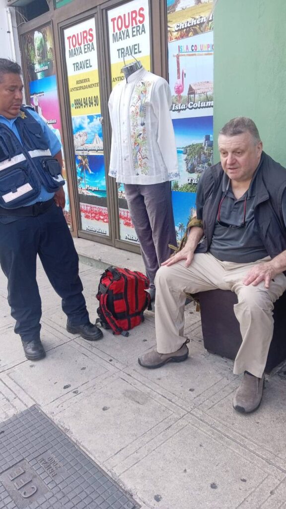Botón de alerta auxilia a ciudadano Inglés