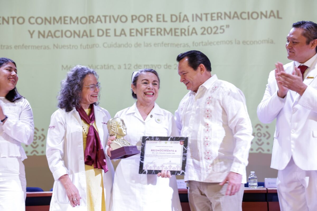 El gobernador de Yucatán, Joaquín Díaz Mena, reconoce a las enfermeras y enfermeros como pilares del sistema de salud en el Día Internacional y Nacional de la Enfermería.