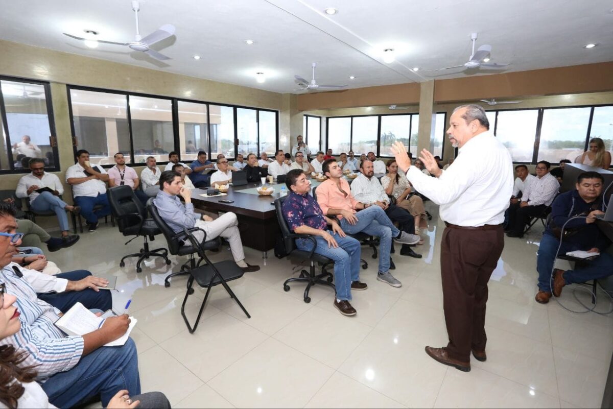 Gobierno y concesionarios inician ordenamiento del transporte en Yucatán con nuevo estudio de movilidad financiado por las empresas.