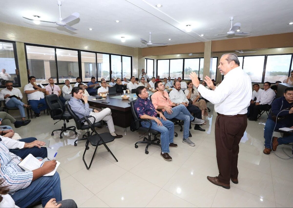 Gobierno y concesionarios inician ordenamiento del transporte en Yucatán con nuevo estudio de movilidad financiado por las empresas.