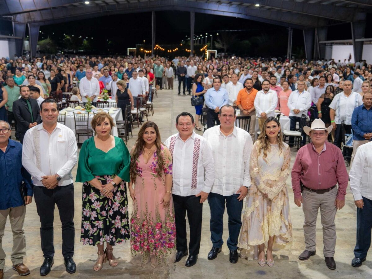 Gobernador reafirma su compromiso con el magisterio yucateco y promete fortalecer la educación en Yucatán con diálogo constante.