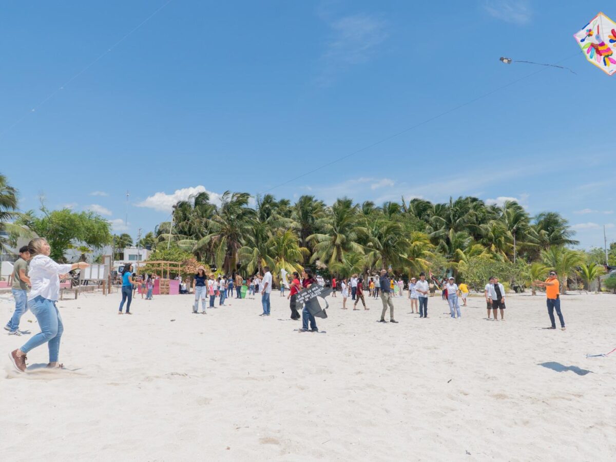 DIF Yucatán realiza encuentro en Celestún para promover la paz y prevenir el acoso escolar en niñas, niños y adolescentes.