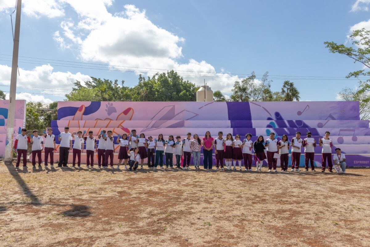 Cepredey impulsa el arte juvenil con un mural colectivo en la Secundaria Técnica 59 como parte del torneo Yóok ol Kaab.