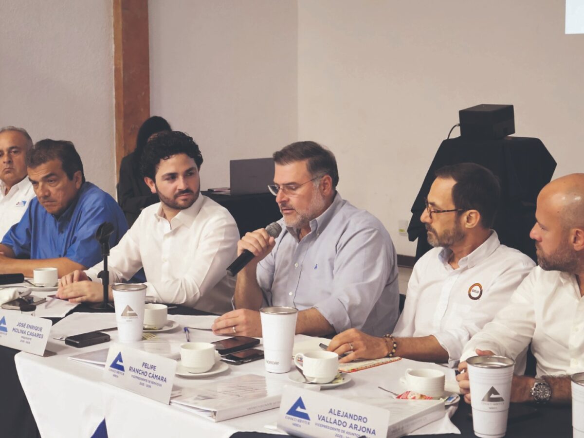 Visita diplomática impulsa inversión en Yucatán con proyectos clave como el Tren Maya y el Puerto de Progreso. Desarrollo económico en marcha.