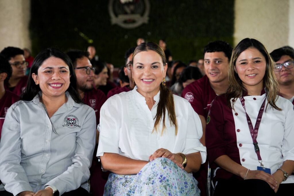 Cecilia Patrón impulsa diálogo juvenil con “Alcaldesa en tu Escuela”
