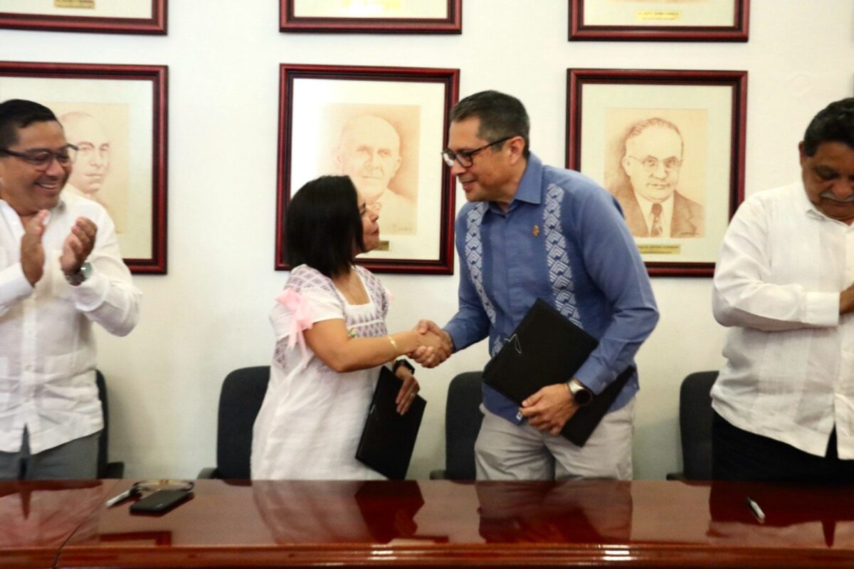 Sedeculta y UADY firman convenio para impulsar el desarrollo artístico de las juventudes yucatecas con nuevos espacios culturales.