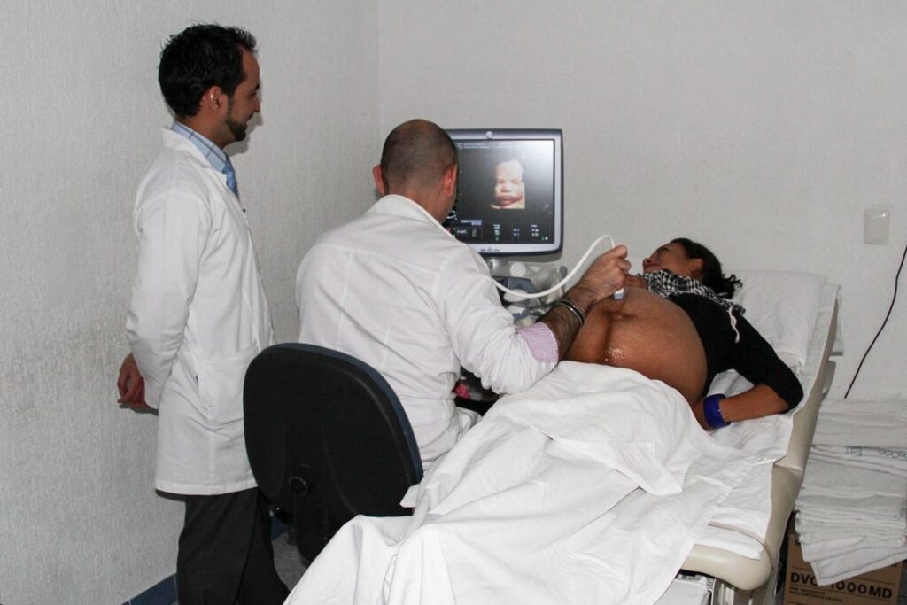 Llaman a prevenir los embarazos en menores