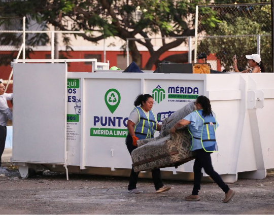 Instalan contenedores para descacharrización en Mérida y evitar criaderos de mosquitos transmisores de dengue, zika y chikungunya.
