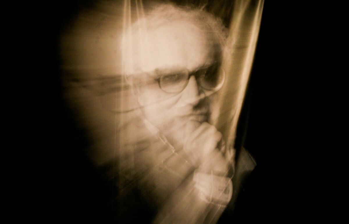 MÉXICO, D.F., 21JUNIO2010.- Amigos y familiares, integrantes de la comunidad cultural y seguidores del escritor Carlos Monsivais, realizaron un homenaje postumo en el Teatro de la Ciudad de México.