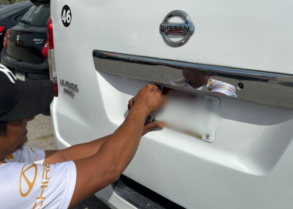 Aperturan módulos de entrega de placas en cinco puntos de la ciudad